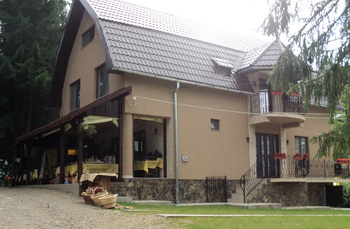 Cazare Ghetarul Pestera Scarisoara - Cabana Suvenirurilor Cazare Ghetarul Pestera Scarisoara - Cabana Suvenirurilor